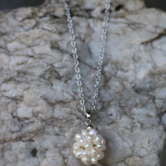 Freshwater Pear Cluster 1" Pendant on 16" Silver Plated Chain NEW - Picture 2 of 2